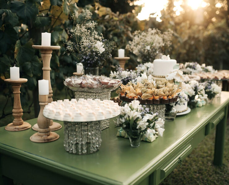 Crafting a Minimalist Wedding