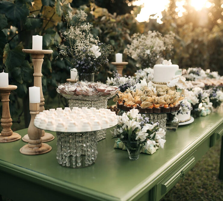 Crafting a Minimalist Wedding