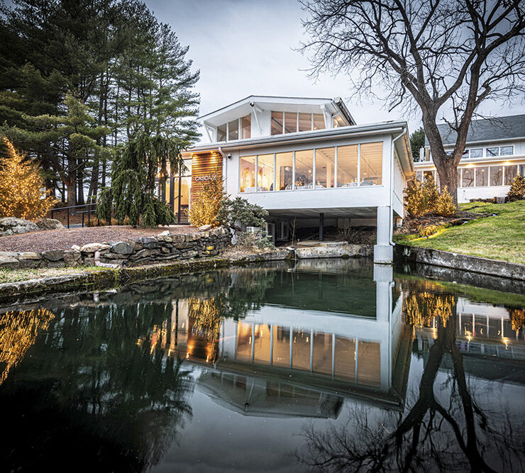 The elegantly rustic Cascade Lodge in PA